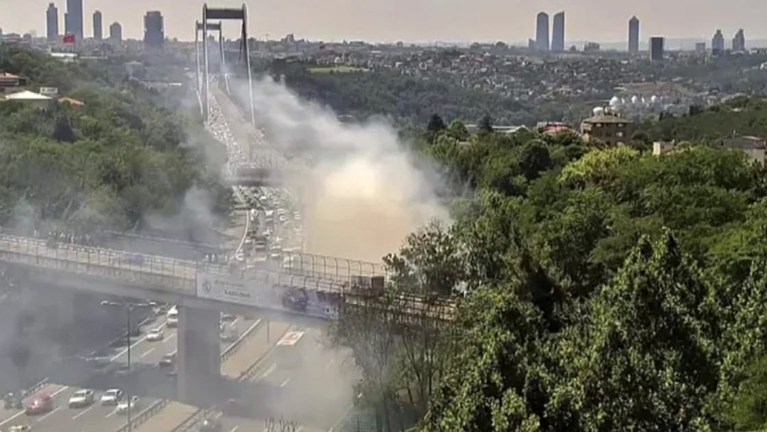 Kavacık’ta yandı: Köprü duman oldu!